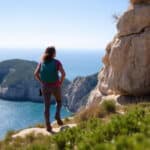 Reportage —
        
      
      Alternatives
    
        
          
          
          Quand la randonnée devient un outil thérapeutique
        
        Autour de Marseille, le projet En passant par les calanques organise des randonnées avec des personnes socialement isolées ou souffrant de troubles psychiques. De quoi se reconnecter aux autres et leur redonner confiance en elles. 

  Les 1 001 (…)
        
          12 août 2025
        
      

      
  
    
© Marine Guizy / Reporterre