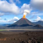 Reportage —
        
      
      Nature
    
        
          
          
          « Le problème, c’est la masse » : le surtourisme abîme le piton de la Fournaise
        
        À La Réunion, les deux éruptions du piton de la Fournaise survenues en 2026 ont attiré de nombreux spectateurs. Mais la surfréquentation du site et les comportements à risque mettent à mal une biodiversité déjà fragile. 

 Piton de la Fournaise (…)
        
          21 mai 2026
        
      

      
  
    
© Romain Philippon / Reporterre