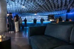 Clap Studio remakes iconic Spanish nightclub as an acoustic study